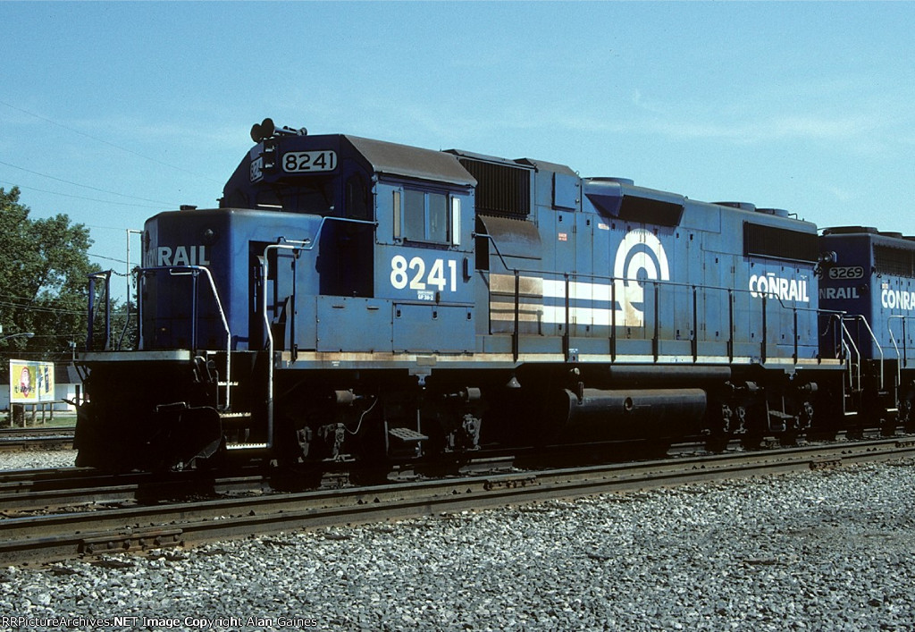 CSX SD40-2 8241